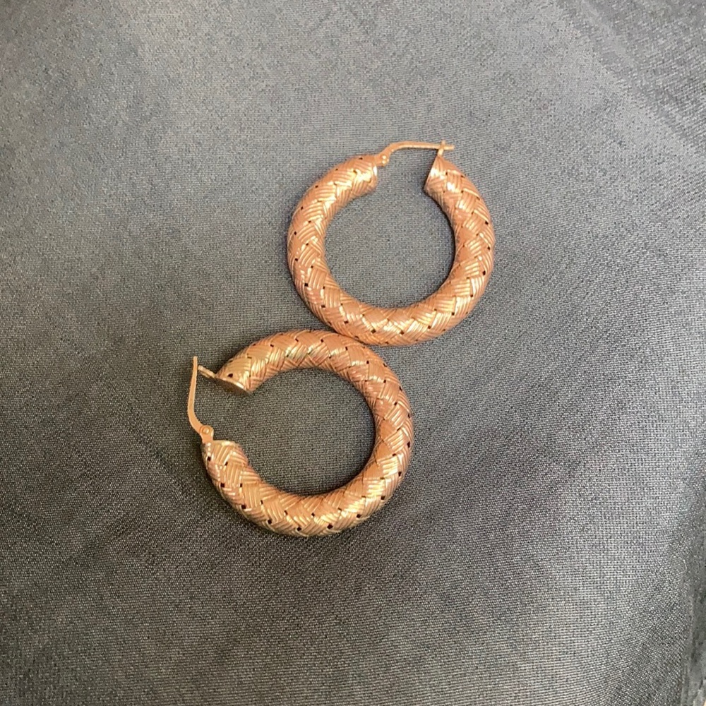 Basket Weave Hoop Earrings. Made in Italy